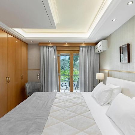 Vouliagmeni'S Elegance By Acropolis Suites Atina Dış mekan fotoğraf