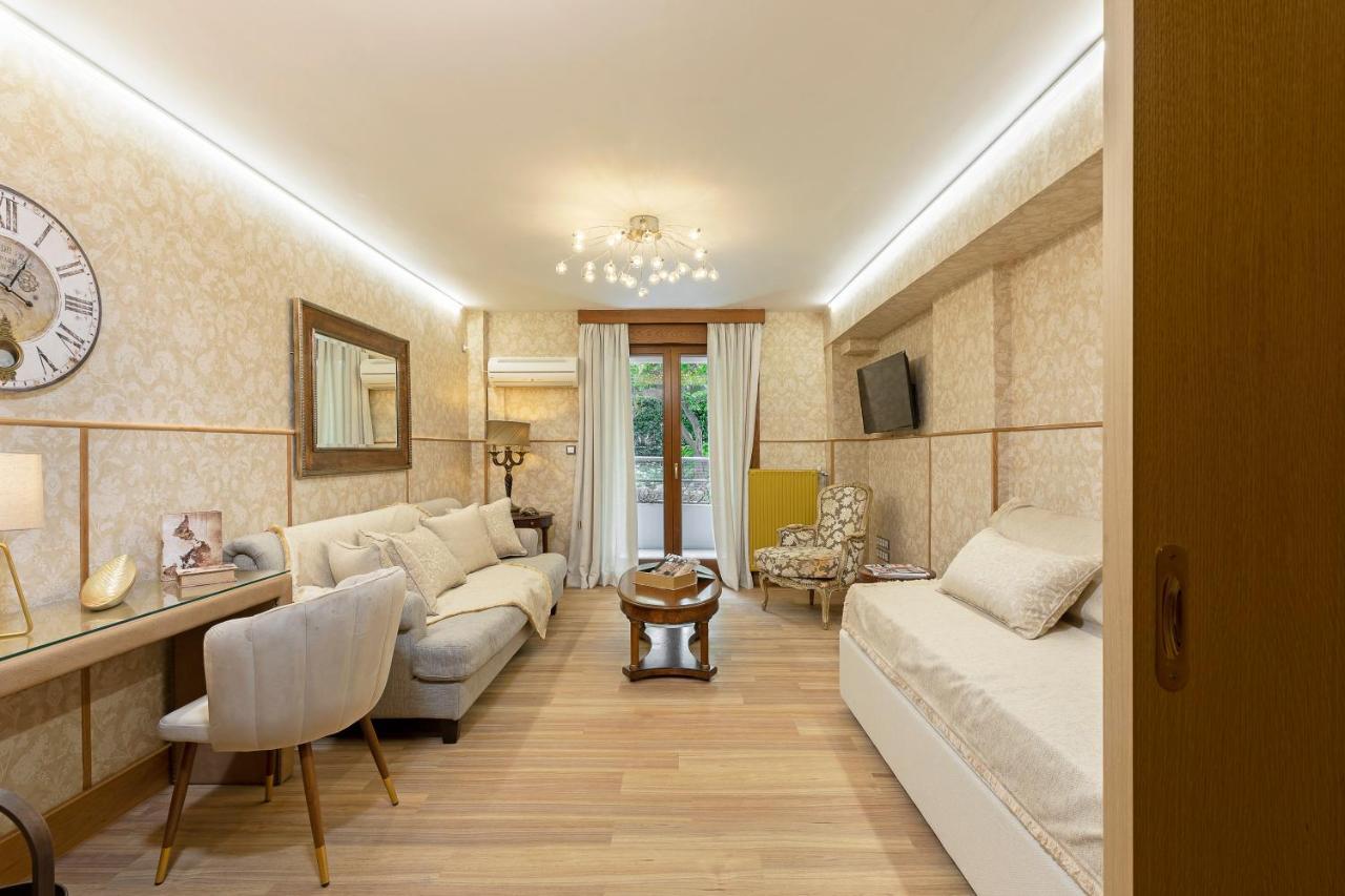 Vouliagmeni'S Elegance By Acropolis Suites Atina Dış mekan fotoğraf